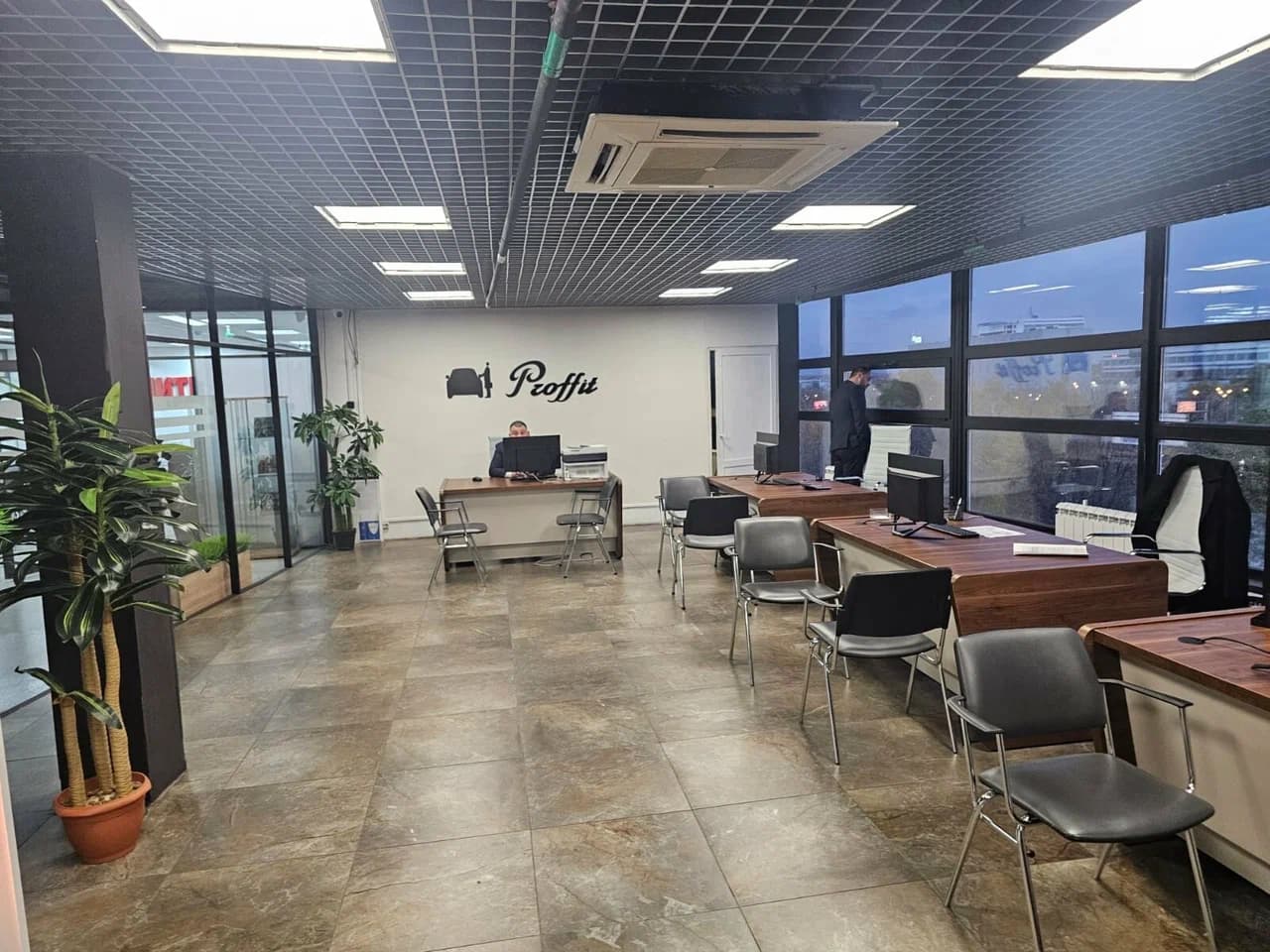 Автосалон Rest Motors первое фото